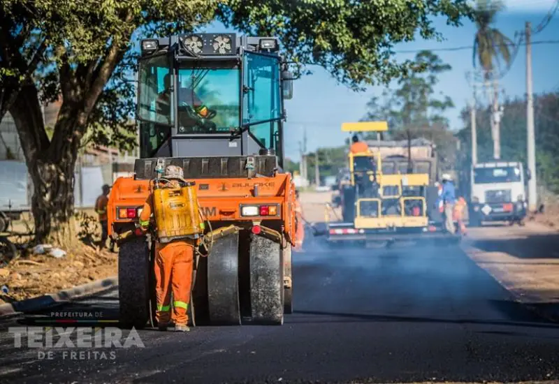 Pavimentação transforma ruas e melhora as condições de circulação em Teixeira