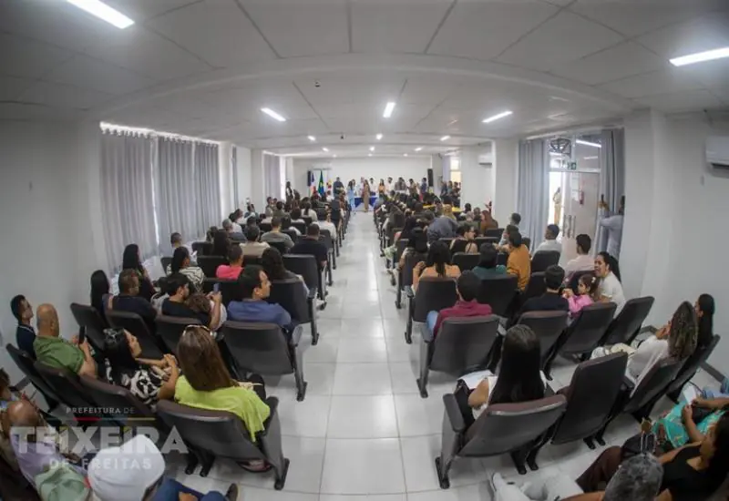 Teixeira: 65 novos servidores tomam posse e passam a integrar quadro efetivo da Prefeitura