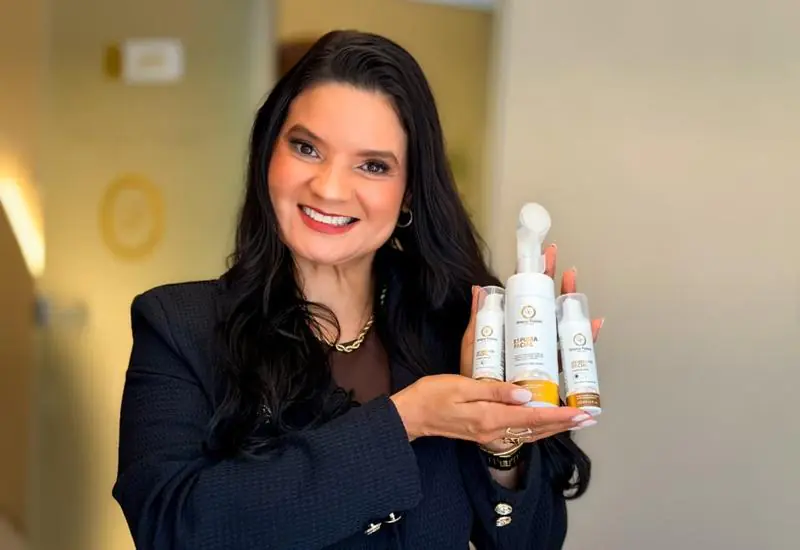 Dra. Greycy Pezzini incentiva autocuidado em casa com linha skincare